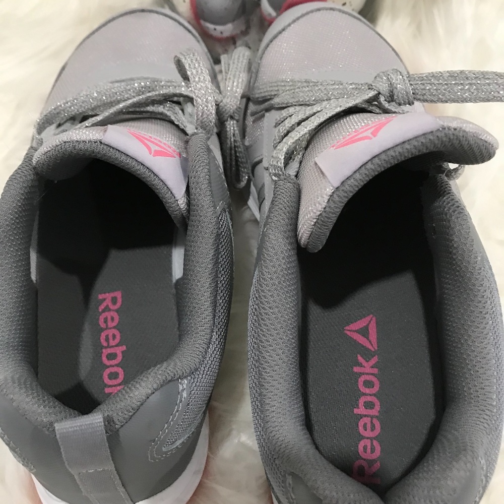 Reebock $25 New Size 6.5 - Picture 4 of 7